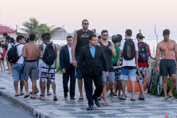 没睡醒？姿态瑞兹开车爽送 微笑王淞三杀 微笑队1-0姿态队